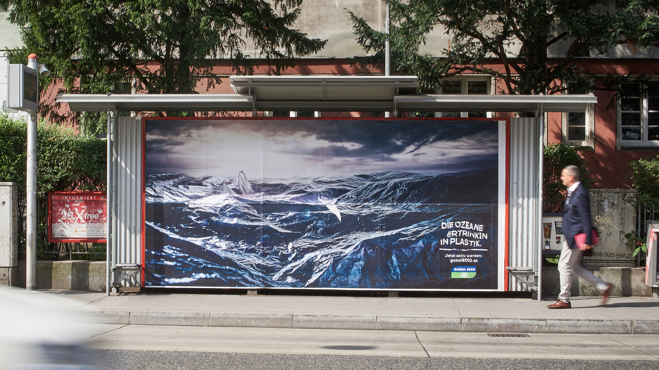 GLOBAL 2000 – PLASTIC OCEAN Plakat der Kampagne, Standort 2; ©Studio FREUDE