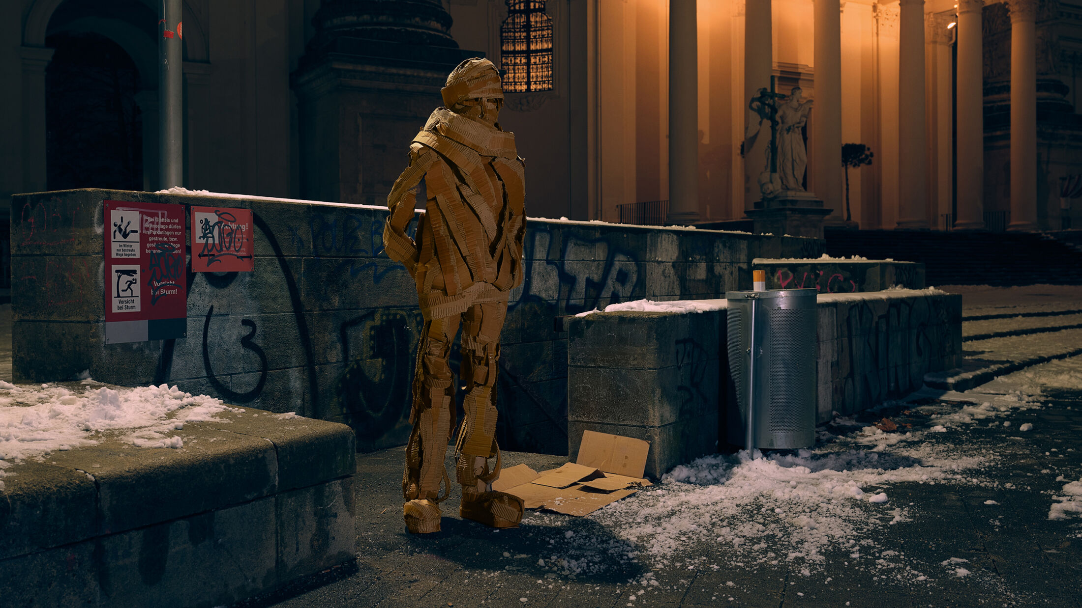 VinziRast hilft auf. Kartonfigur Fünf Pur; ©Studio FREUDE