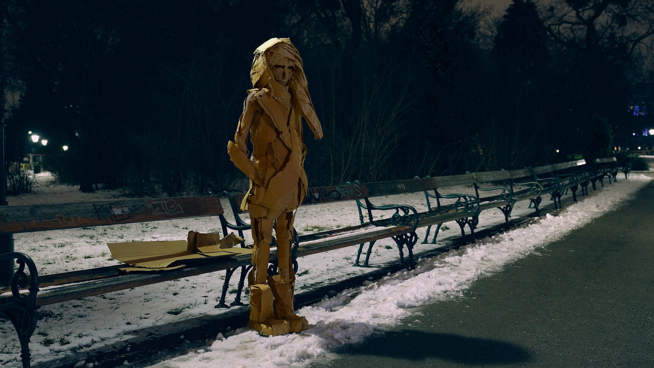 VinziRast hilft auf. Kartonfigur Drei Pur; ©Studio FREUDE