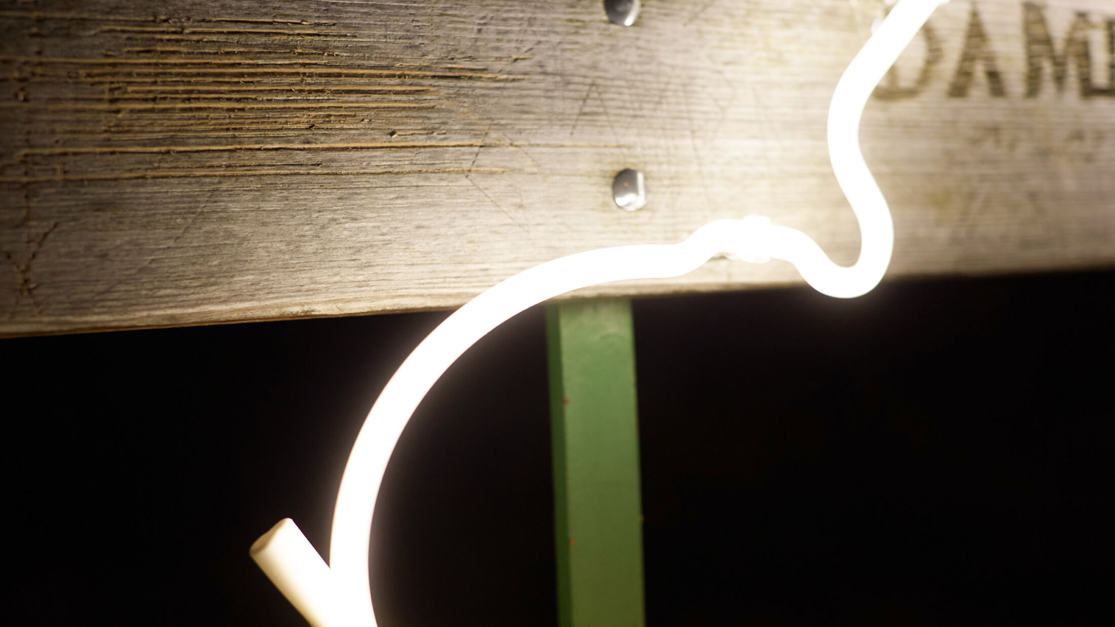 VinziRast hilft auf. Seit 20 Jahren. Detailaufnahme einer Figur.; ©Studio FREUDE